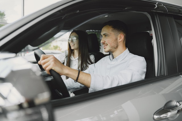 Should The Newly Engaged Own One Car Or Two When First Starting Out 4 couple in a car
